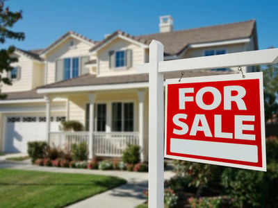 Home for Sale sign, representing the growing number of distressed student loan borrowers with a mortgage. Source: The College Investor