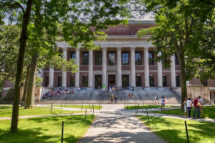 View of the architecture of the iconic Harvard University in Cambridge, Massachusetts, USA. &mdash; Photo by mbastos